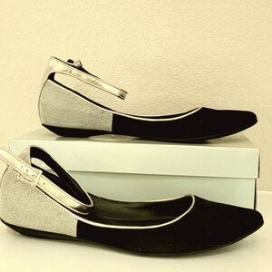 BCBG PARIS. Elegant Black and Gold Women's Flats 9.5